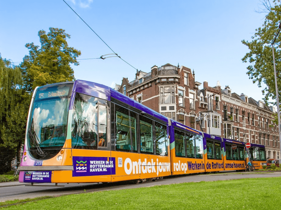 Hoe zorg je ervoor dat elke Rotterdammer jouw campagne voorbij ziet komen?